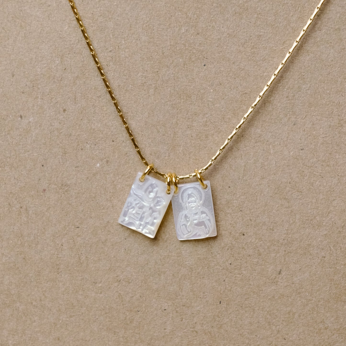 Collar Escapulario de Concha Nacar