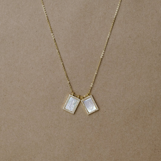 Collar Escapulario de Concha con Dorado