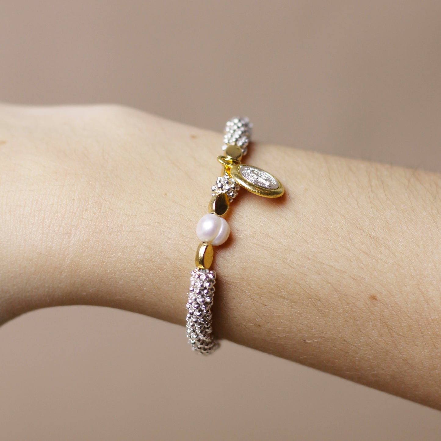 Pulsera de San Benito con Perla
