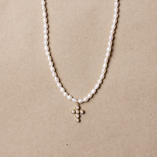 Collar de Perlas con Cruz de Perlas