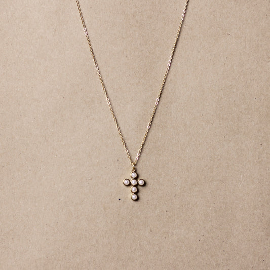 Collar con Cruz de Perlas