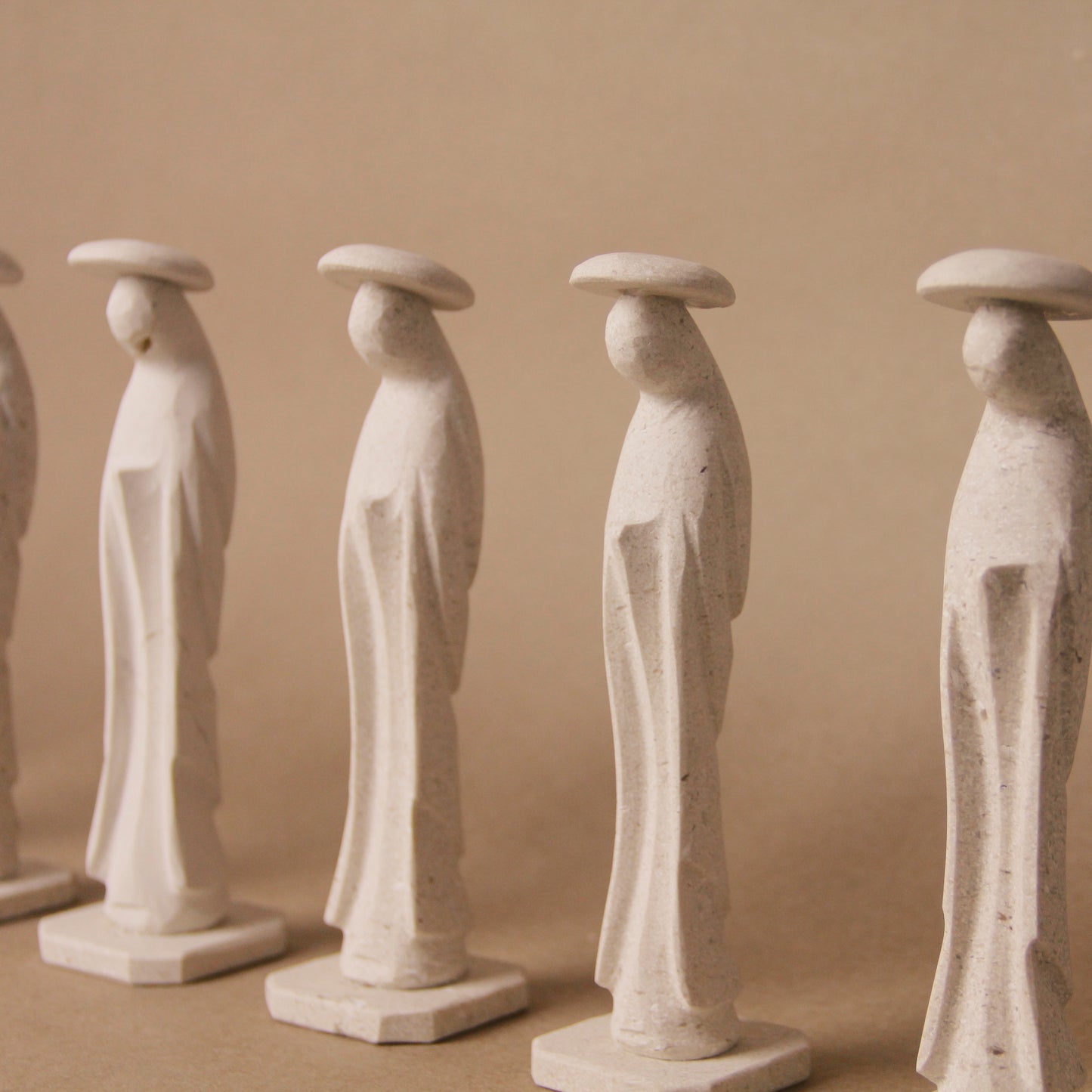 Virgen de la Paz en Mármol - 10 piezas