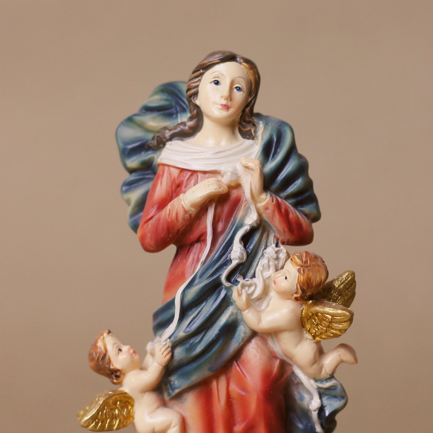 Virgen Desatadora de Nudos de Resina