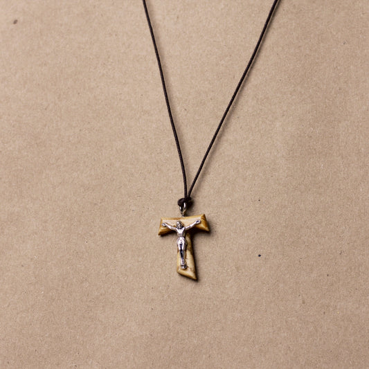 Collar Cruz Tao Madera de Olivo